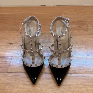 Valentino Garavani black rockstud 100mm patent high heel pumps in 39.